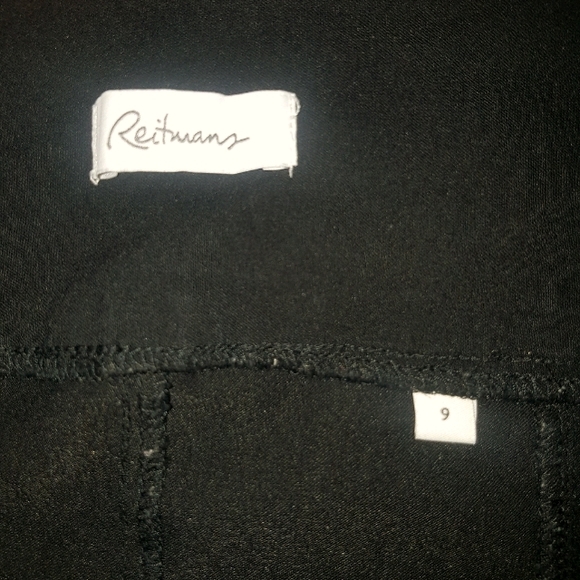 Black skirt with small slit up middle of back - Picture 4 of 4